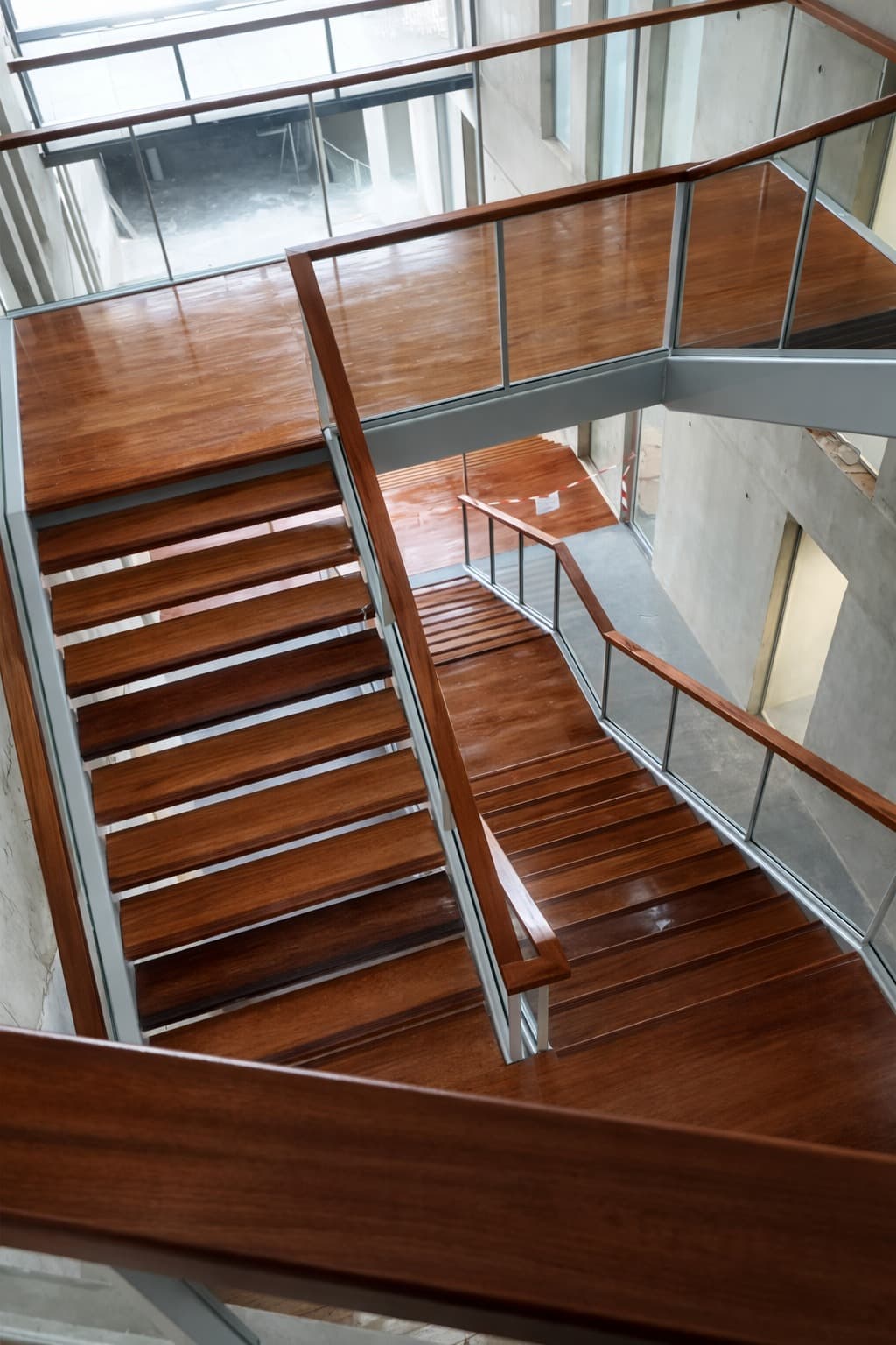 Escaliers sur mesure à Aux-Marais — AZ Construction