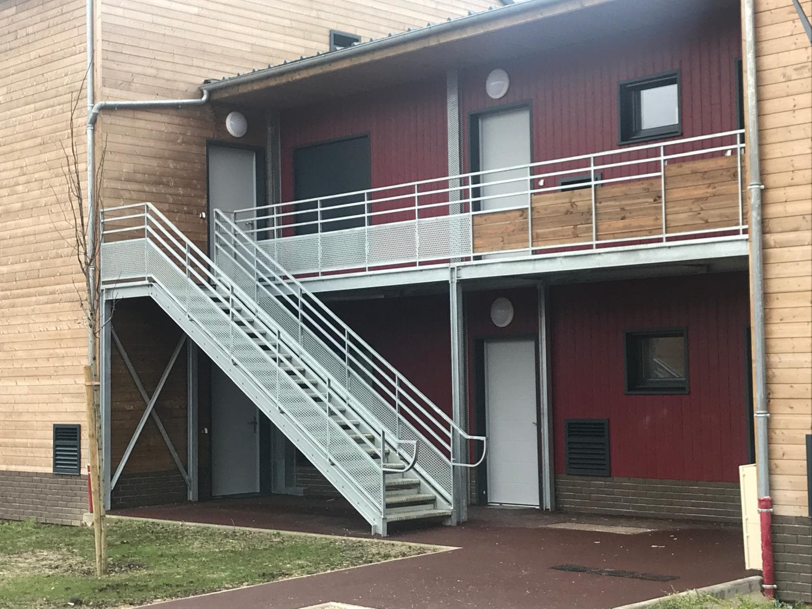 Escaliers sur mesure présenté par AZ Construction