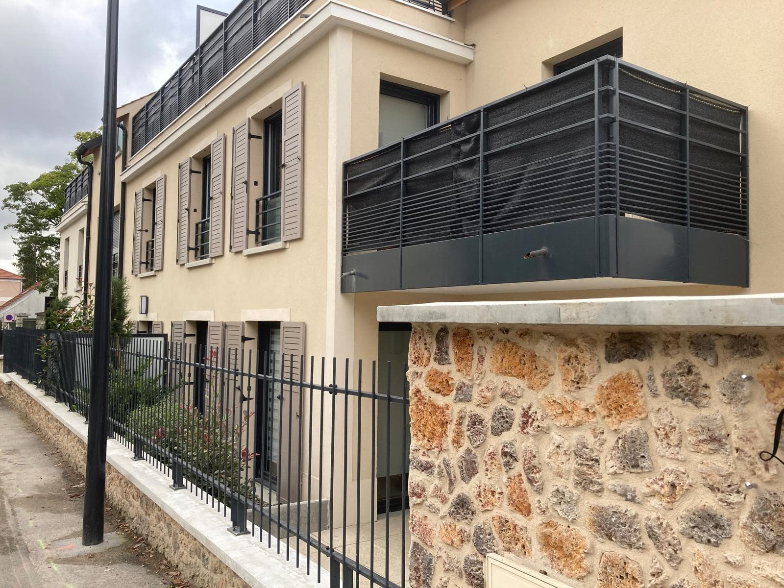 Garde-corps métallique — réalisation AZ Construction