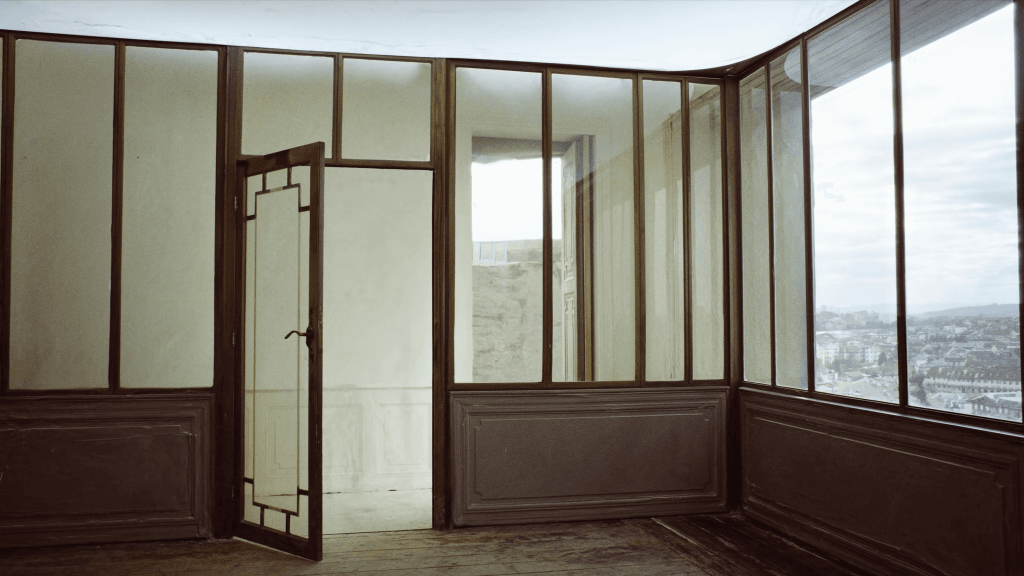 Verrière atelier pavillon meulière 1908 Coteaux Athis-Mons vue Seine — profil acier 40 mm patine bronze antique sur mesure + laiton fait main fonderie Bois-d'Arcy + verre clair feuilleté Saint-Gobain Diamant 8+8 mm — DP mairie Athis-Mons accordée