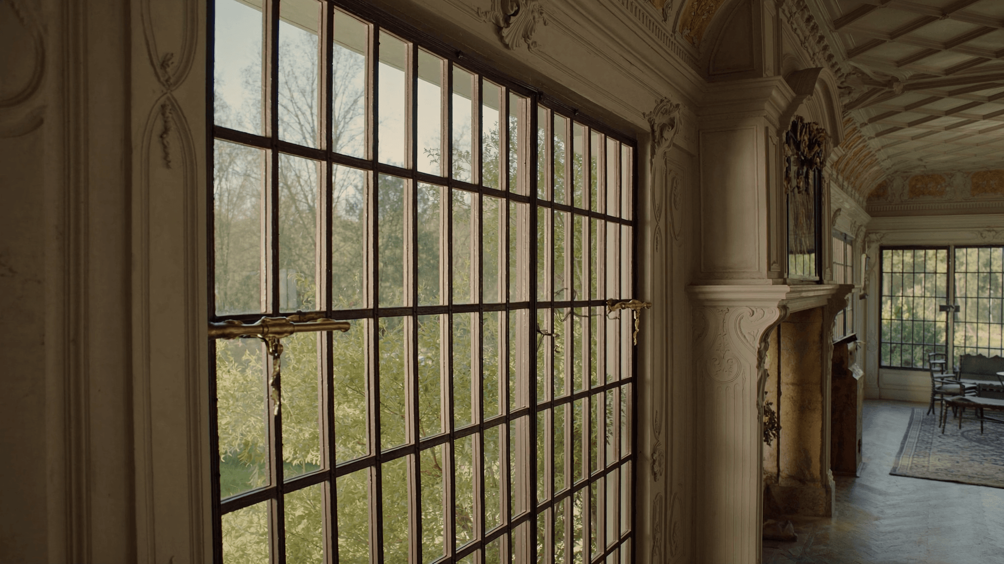 Verrière atelier pavillon meulière Belle Époque Sainte-Geneviève-des-Bois 91700 — profil acier 40 mm patine bronze antique sur mesure + laiton fait main fonderie Bois-d'Arcy + verre clair feuilleté Saint-Gobain Diamant 8+8 mm — ABF cimetière russe orthodoxe MH accepté 1ère instruction