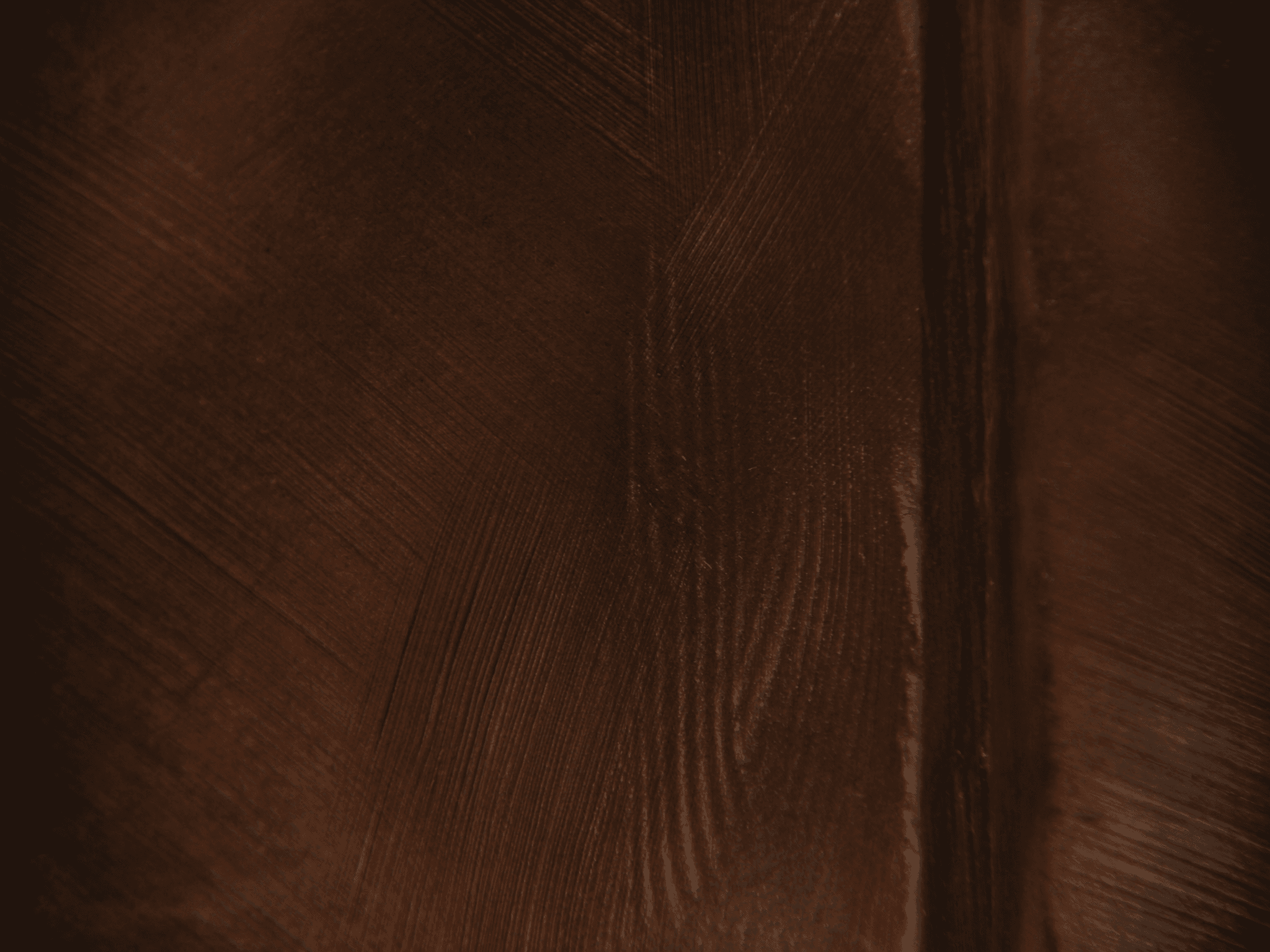 Détail patine bronze antique foncé chocolat Yann sur profil 40 mm