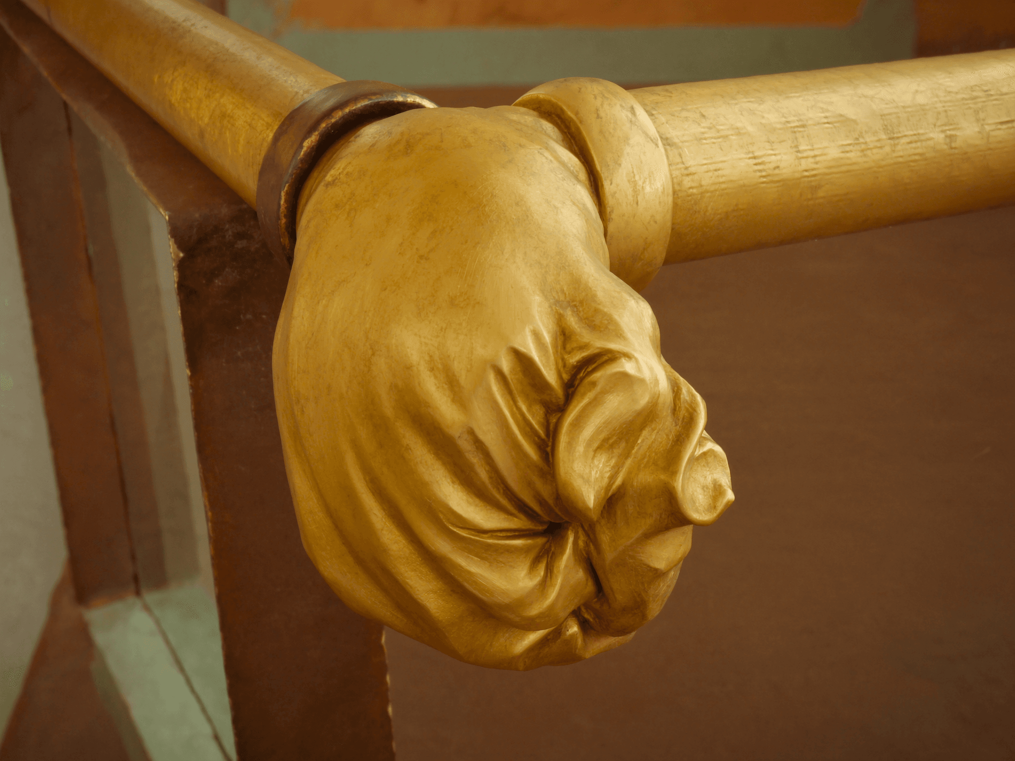 Détail laiton fait main fonderie Bois-d'Arcy