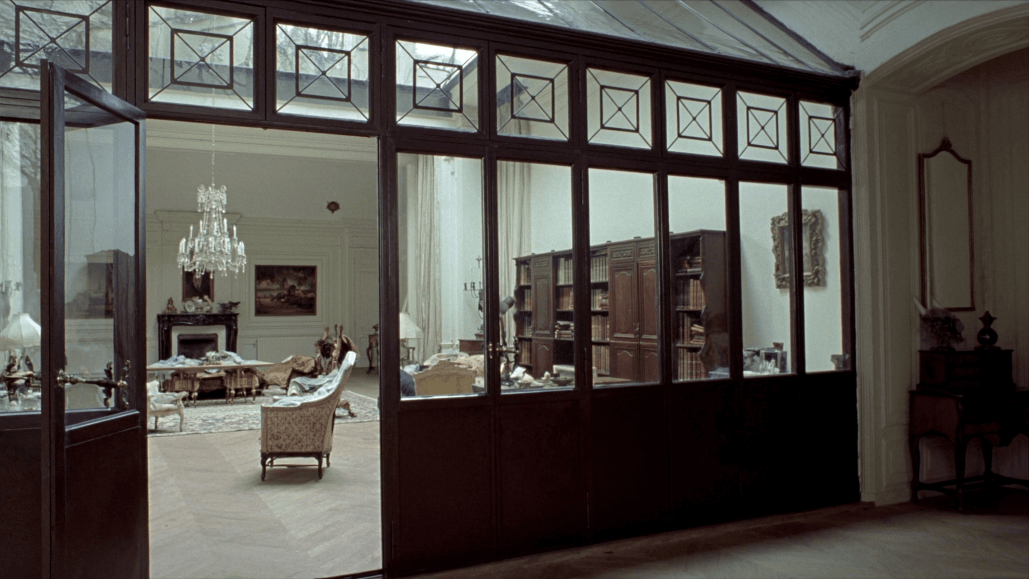 Verrière atelier hôtel particulier Belle Époque Paris 16e Trocadéro Muette — profil acier 40 mm patine bronze antique sur mesure + laiton fait main fonderie Bois-d'Arcy + verre clair feuilleté Saint-Gobain Diamant 8+8 mm — ABF Trocadéro accepté 1ère instruction