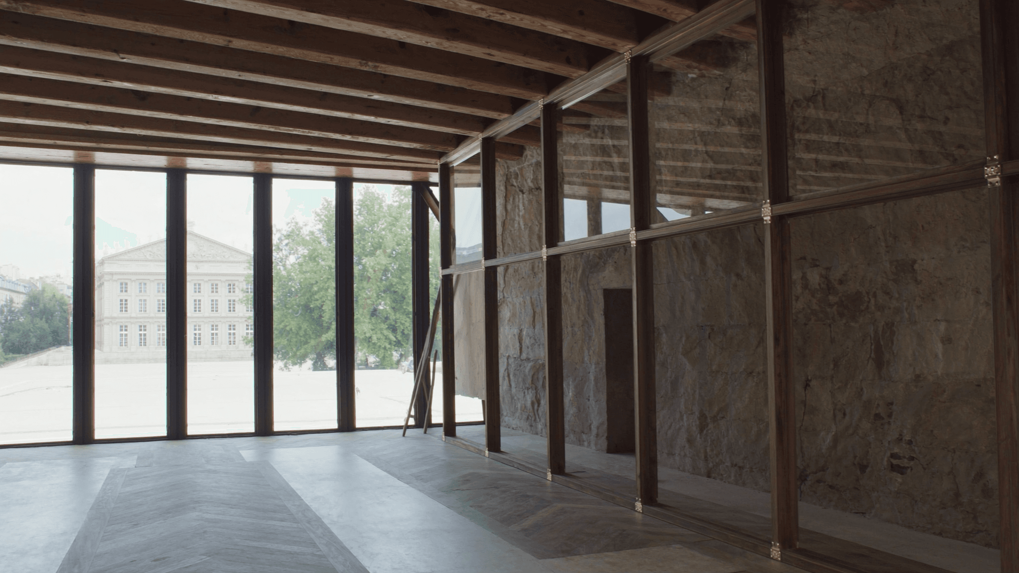Verrière atelier hôtel particulier XVIIe Marais Paris 3e — profil acier T 40 × 40 mm S235JR patine bronze antique main par Yann + vitrage Saint-Gobain Diamant 8+8 mm + laiton fait main fonderie Bois-d'Arcy 40 km — ABF Marais Plan Sauvegarde 1962 accepté 1ère instruction