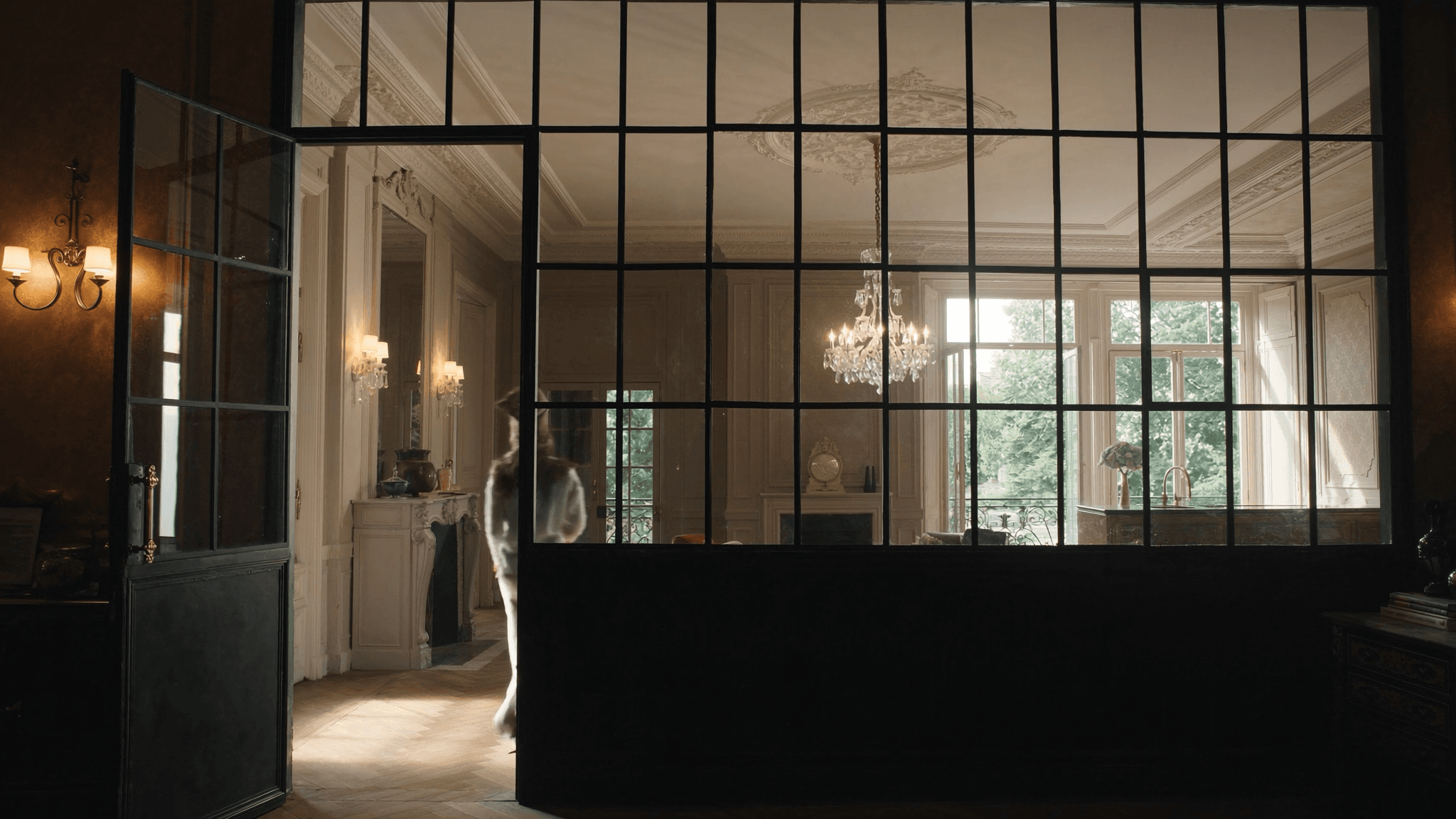 Verrière atelier maison Belle Époque La Garenne-Colombes 92250 quartier République coteaux — profil S235JR T 40 × 40 mm patine bronze antique sur mesure par Yann + vitrage Saint-Gobain Diamant 8+8 mm + laiton fait main fonderie Bois-d'Arcy 22 km — voisinage église Saint-Urbain 1899 Fournier
