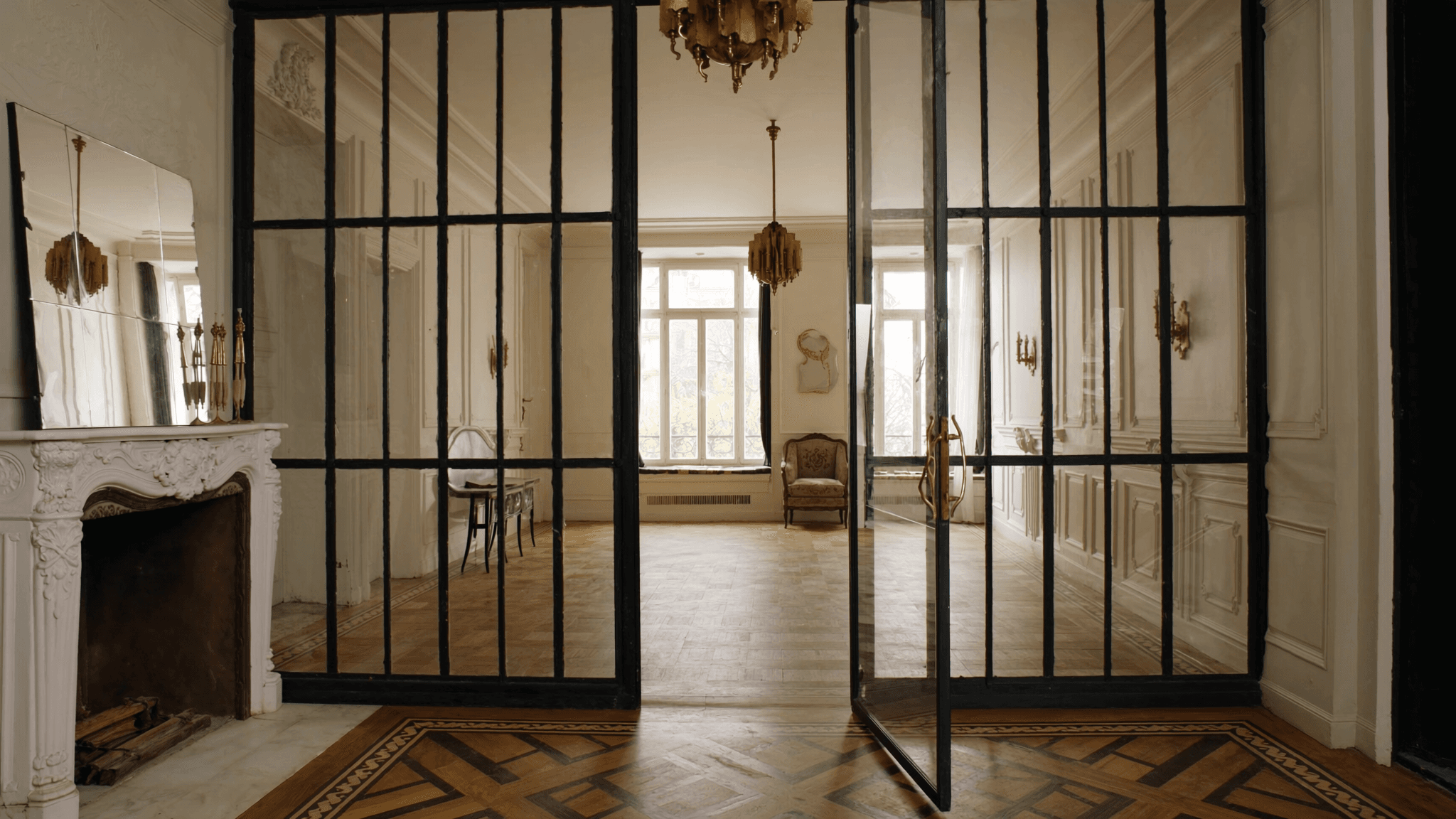 Verrière atelier Art Déco 6 carreaux acier 40 mm — appartement Levallois-Perret rue Anatole-France