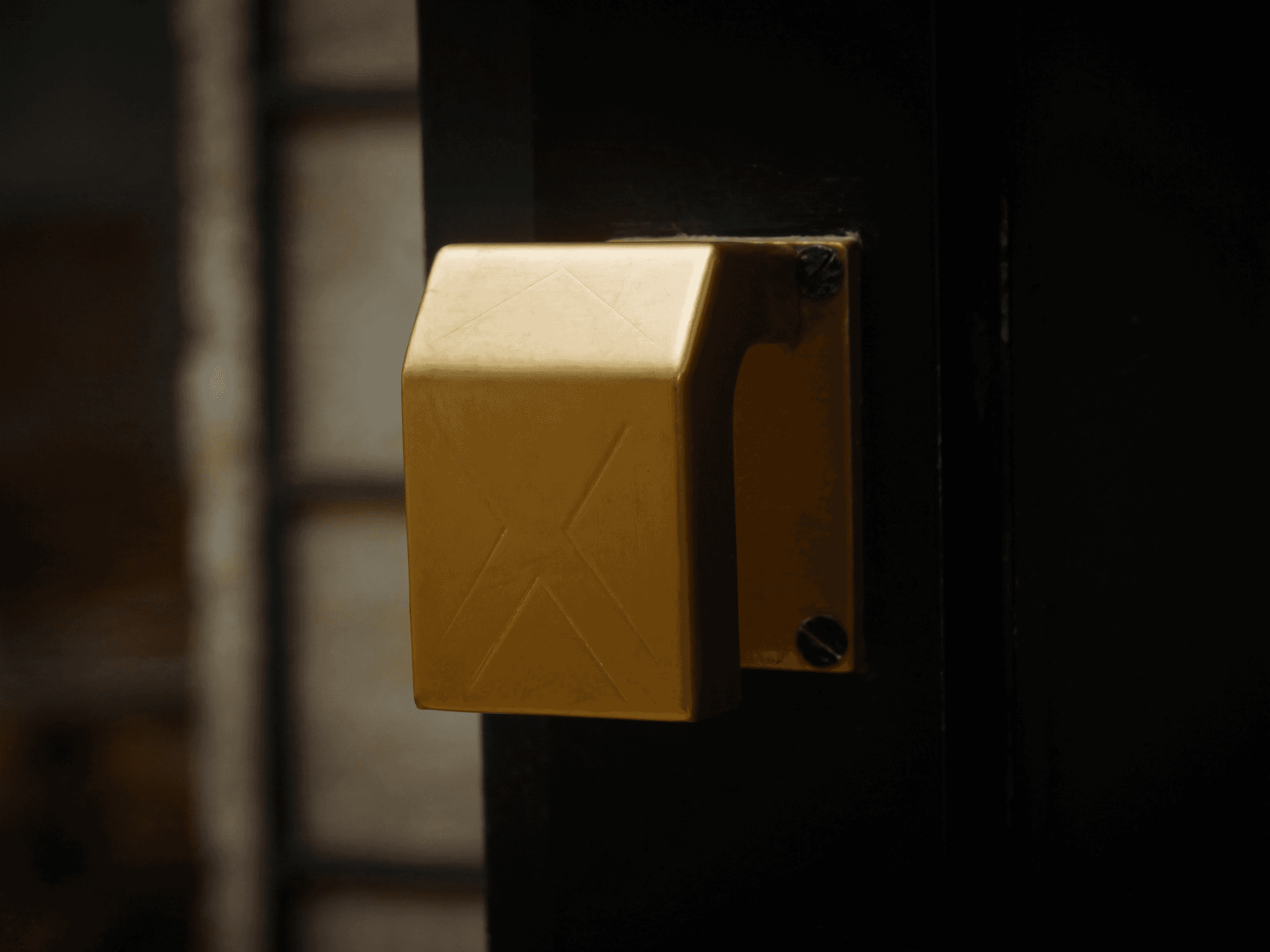 Avant : cloison plâtre opaque