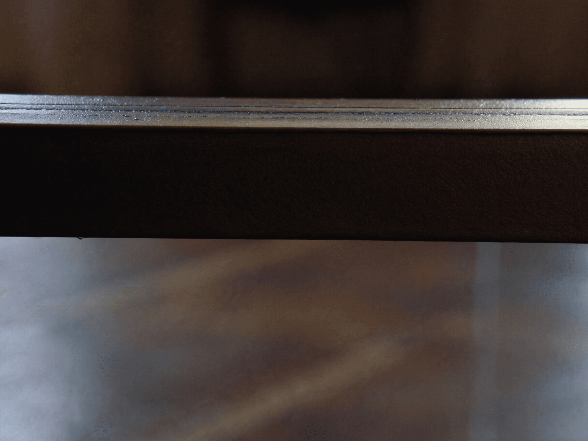 Détail patine bronze antique Yann sur profil acier S235JR T 40×40 mm villa Belle Époque parc Villeneuve