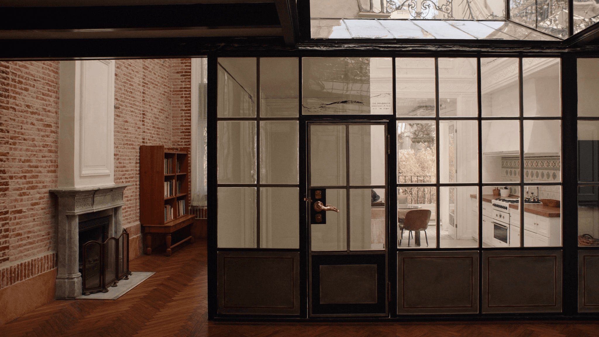 Verrière atelier Nanterre 92000 préfecture Hauts-de-Seine — pavillon brique XIXe Vieux Pays cathédrale Sainte-Geneviève — profil acier S235JR T 40 mm patine bronze antique sur mesure + laiton fait main fonderie Bois-d'Arcy + verre clair feuilleté Saint-Gobain Diamant 8+8 mm — ABF Vieux Pays accepté 1ère instruction