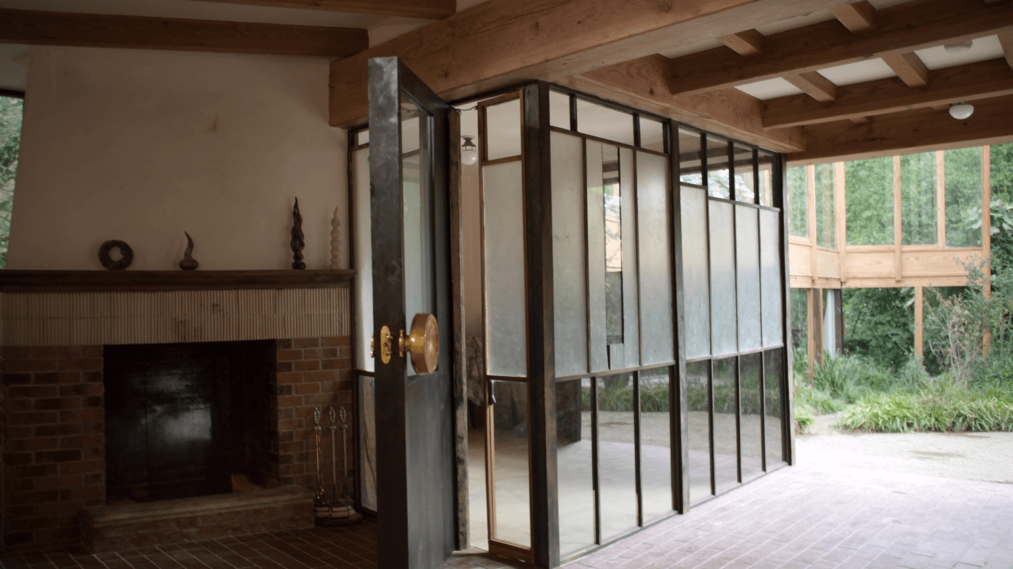 Verrière atelier pavillon meulière 1908 Aubergenville Élisabethville 78410 — profil acier 40 mm patine bronze antique sur mesure + laiton fait main fonderie Bois-d'Arcy + verre clair feuilleté Saint-Gobain Diamant 8+8 mm — ABF église Saint-Étienne XIIIe accepté 1ère instruction