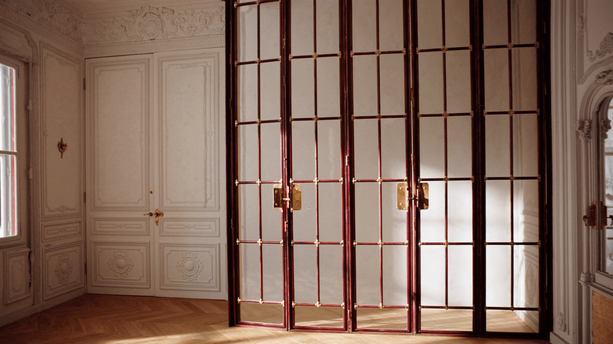 Verrière atelier maison de maître XIXe cœur médiéval Noyon 60400 zone cathédrale Notre-Dame gothique XIIe — profil S235JR T 40 mm patine bronze antique sur mesure + laiton fait main fonderie Bois-d'Arcy + verre clair feuilleté Saint-Gobain Diamant 8+8 mm — ABF Cathédrale Notre-Dame de Noyon accepté 1ère instruction